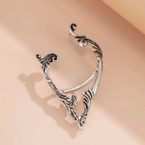 Baroque Elf Pointed Silver Ear Cuff Cosplay - Picture 2 of 4